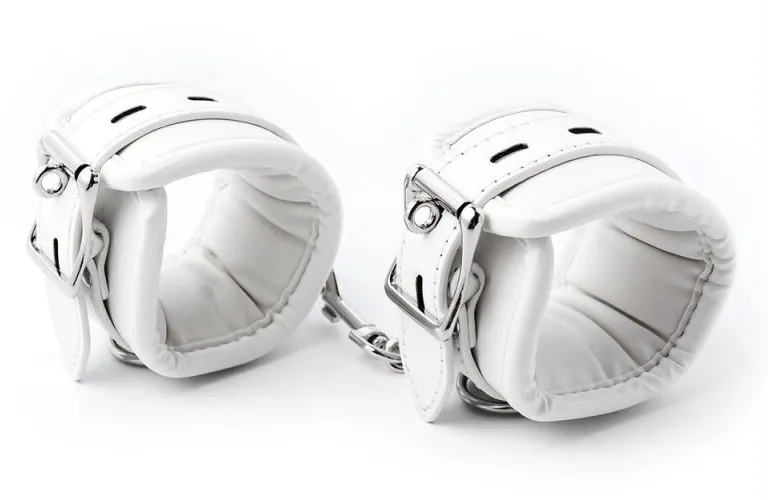 BDSMaster Menottes de poignets CUFF BOMB Blanches