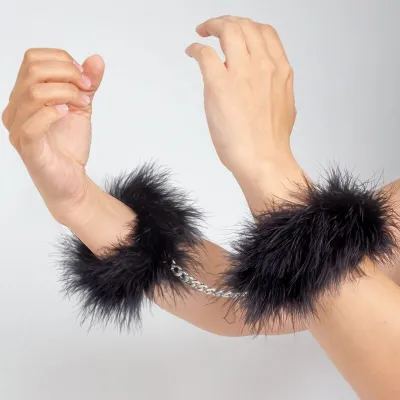Menottes en plumes Marabou noires - Secret Play